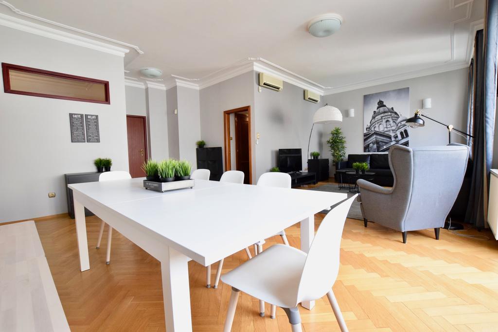 Standerd Apartment By Hi5 - Lovag Family Suites Budapeszt Zewnętrze zdjęcie