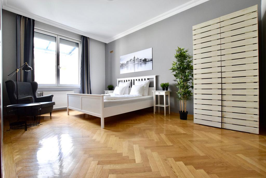 Standerd Apartment By Hi5 - Lovag Family Suites Budapeszt Zewnętrze zdjęcie