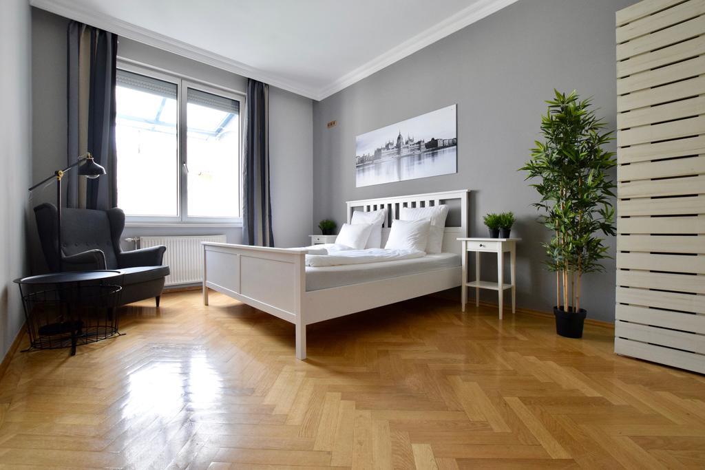 Standerd Apartment By Hi5 - Lovag Family Suites Budapeszt Zewnętrze zdjęcie