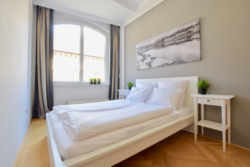Standerd Apartment By Hi5 - Lovag Family Suites Budapeszt Zewnętrze zdjęcie