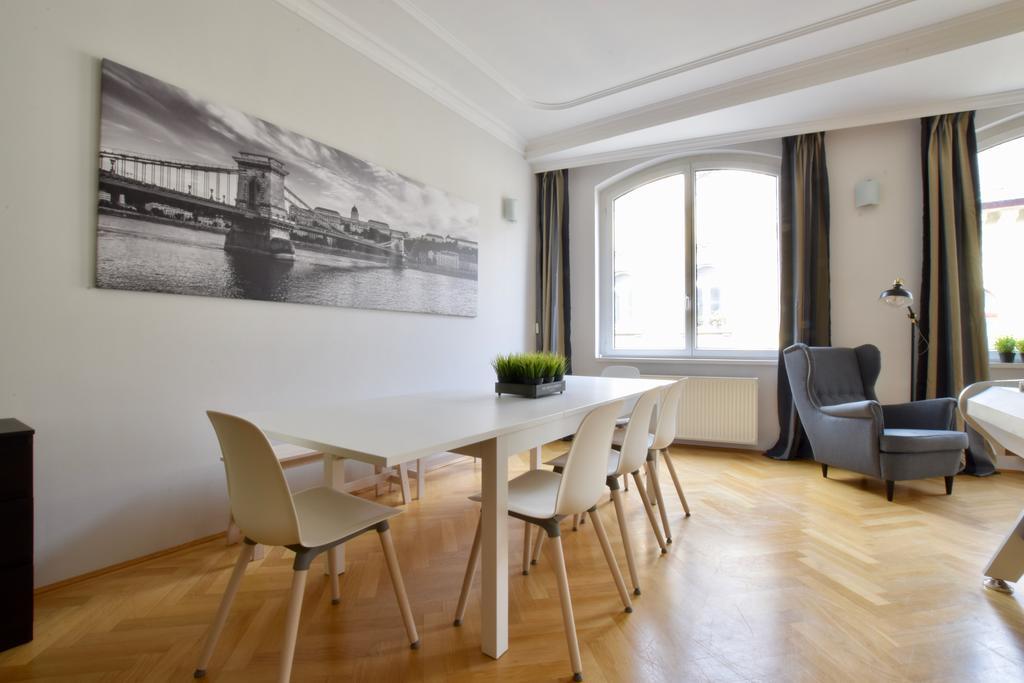 Standerd Apartment By Hi5 - Lovag Family Suites Budapeszt Zewnętrze zdjęcie